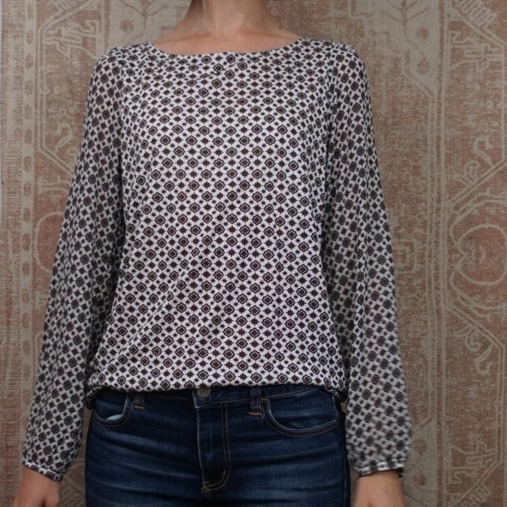 ⭐LOFT patterned blouse - Picture 3 of 6